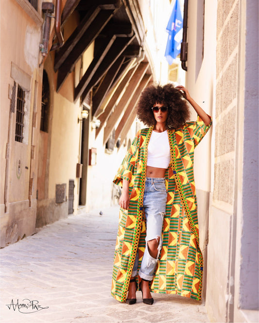 Kimono e Caftano, Mille Modi di Essere: La Versatilità e i Colori dello Stile YAMIR