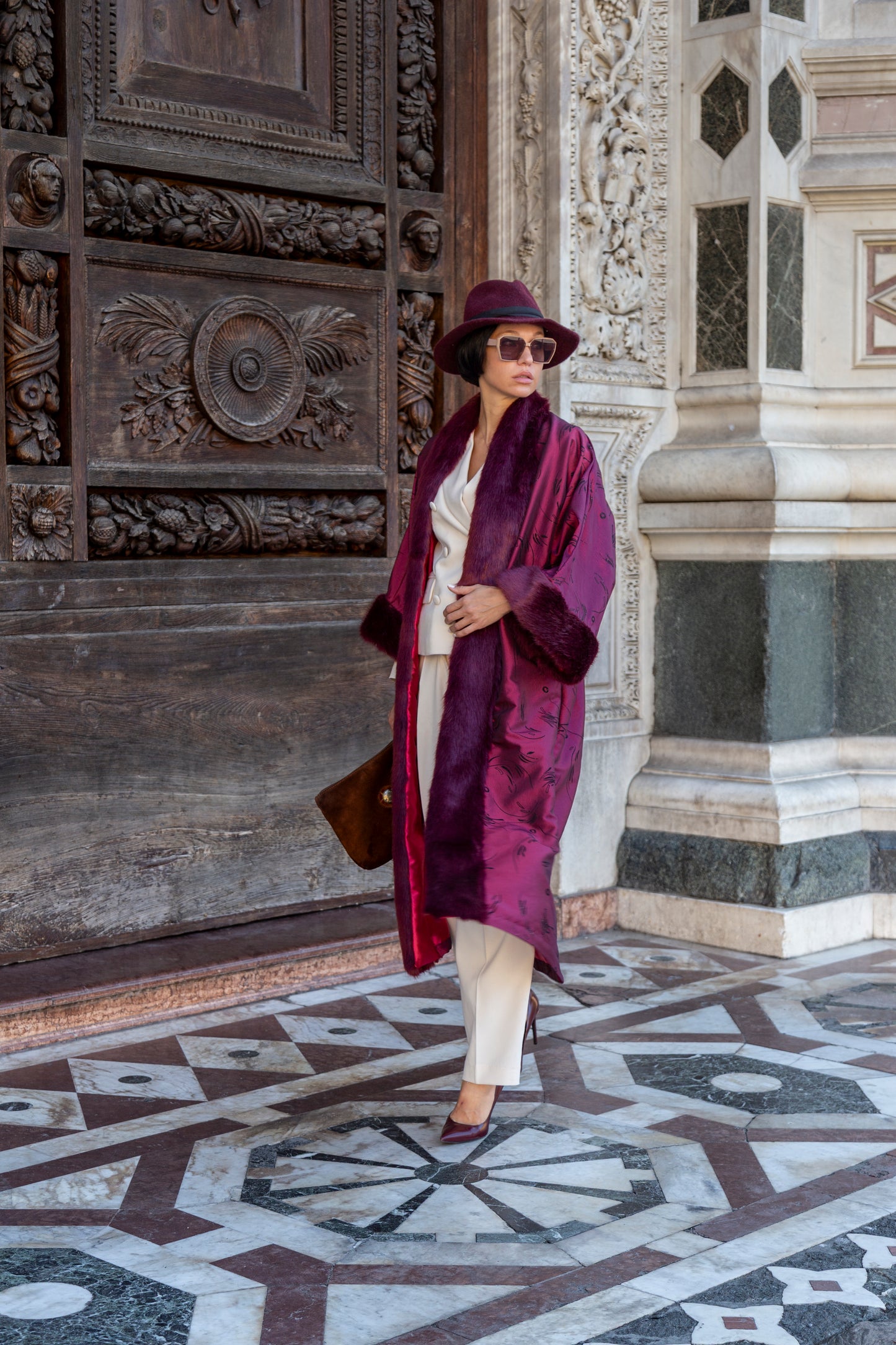 DALILA - Kimono Bordeaux with Faux Fur