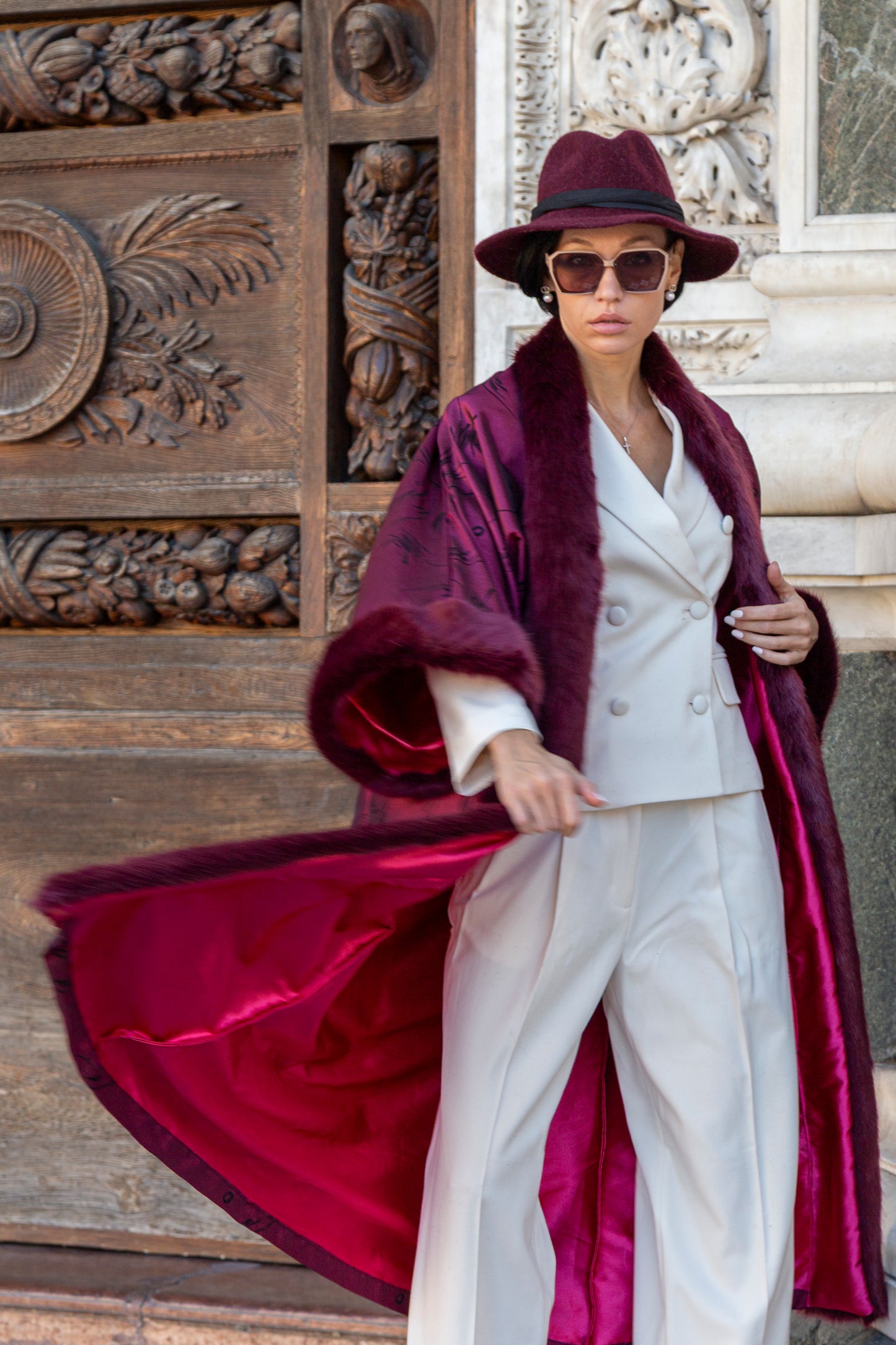 DALILA - Kimono Bordeaux with Faux Fur