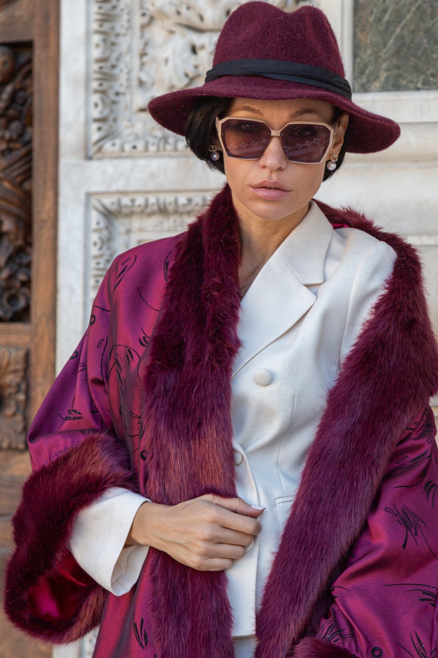 DALILA - Kimono Bordeaux with Faux Fur